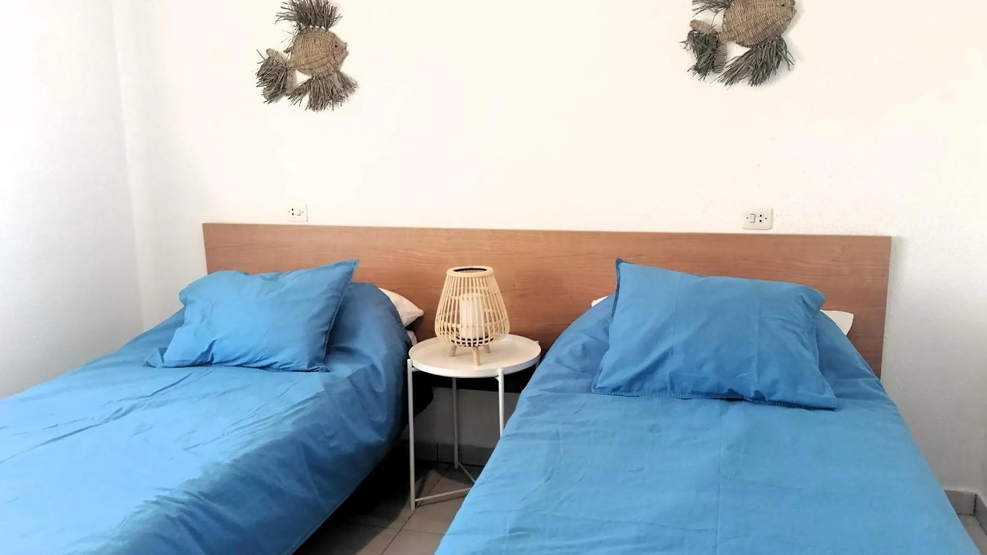 Apartamento En Segunda Linea De Playa Con Terraza, Wifi Y Parking En Santa Margarita - Es-258-120 Roses