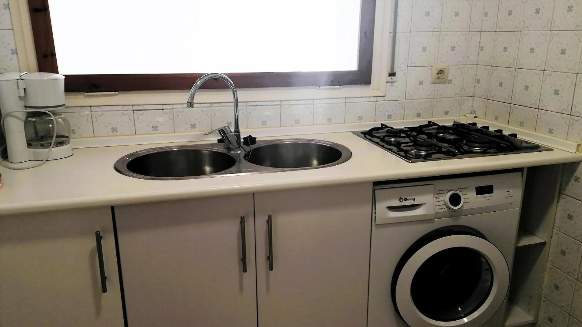 Lejlighed Apartamento En Segunda Linea De Playa Con Terraza, Wifi Y Parking En Santa Margarita - Es-258-120 Roses