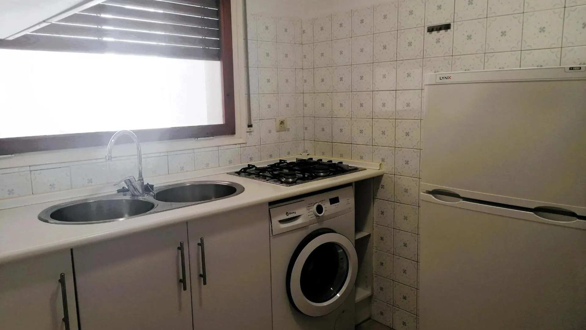 Apartamento En Segunda Linea De Playa Con Terraza, Wifi Y Parking En Santa Margarita - Es-258-120 Roses 0*,