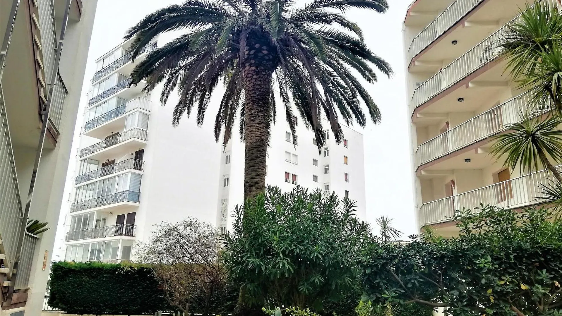 Apartamento En Segunda Linea De Playa Con Terraza, Wifi Y Parking En Santa Margarita - Es-258-120 Roses 0*,  Spanien