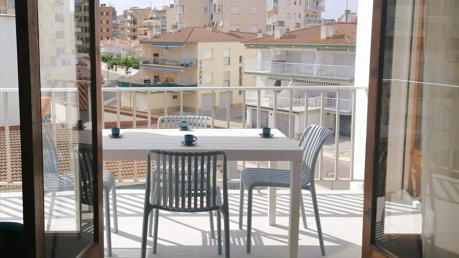 Lejlighed Apartamento En Segunda Linea De Playa Con Terraza, Wifi Y Parking En Santa Margarita - Es-258-120 Roses
